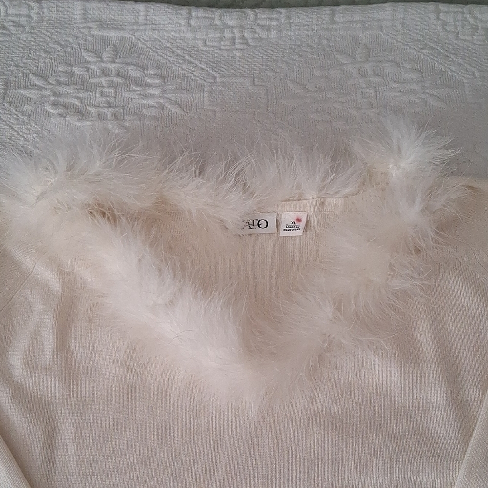 CATO Chic Cream Fuzzy V-Neck Sweater Size XL